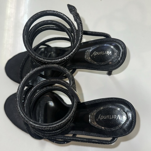 Black Wrap Around Heels - Picture 4 of 10